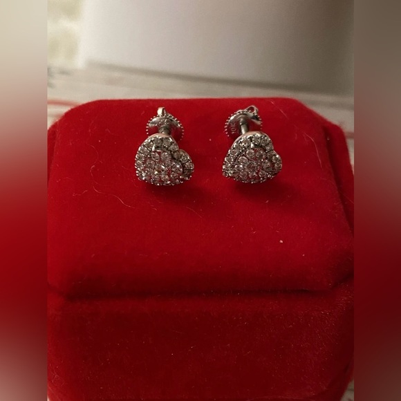 10k Real white gold Heart stud earrings with real 1/2 ct of diamond - Picture 9 of 12